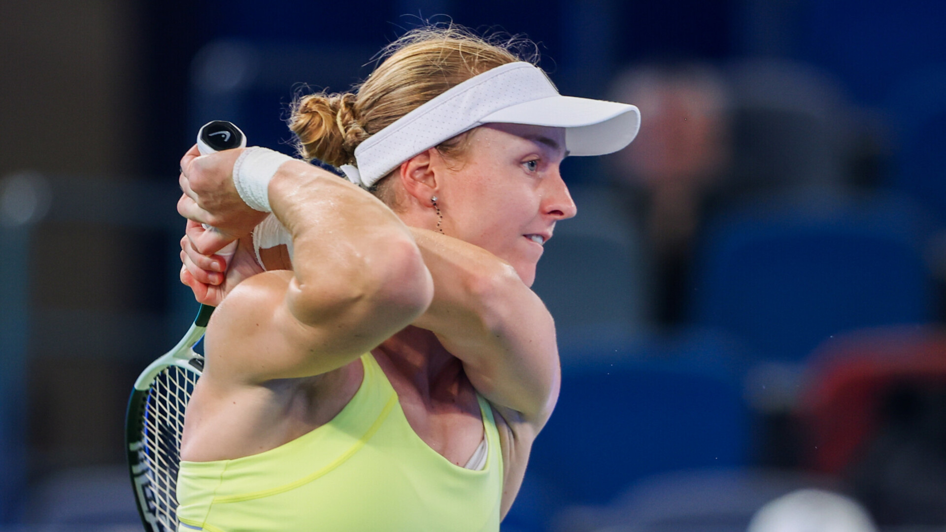 Самсонова вышла в третий круг турнира в Брисбене