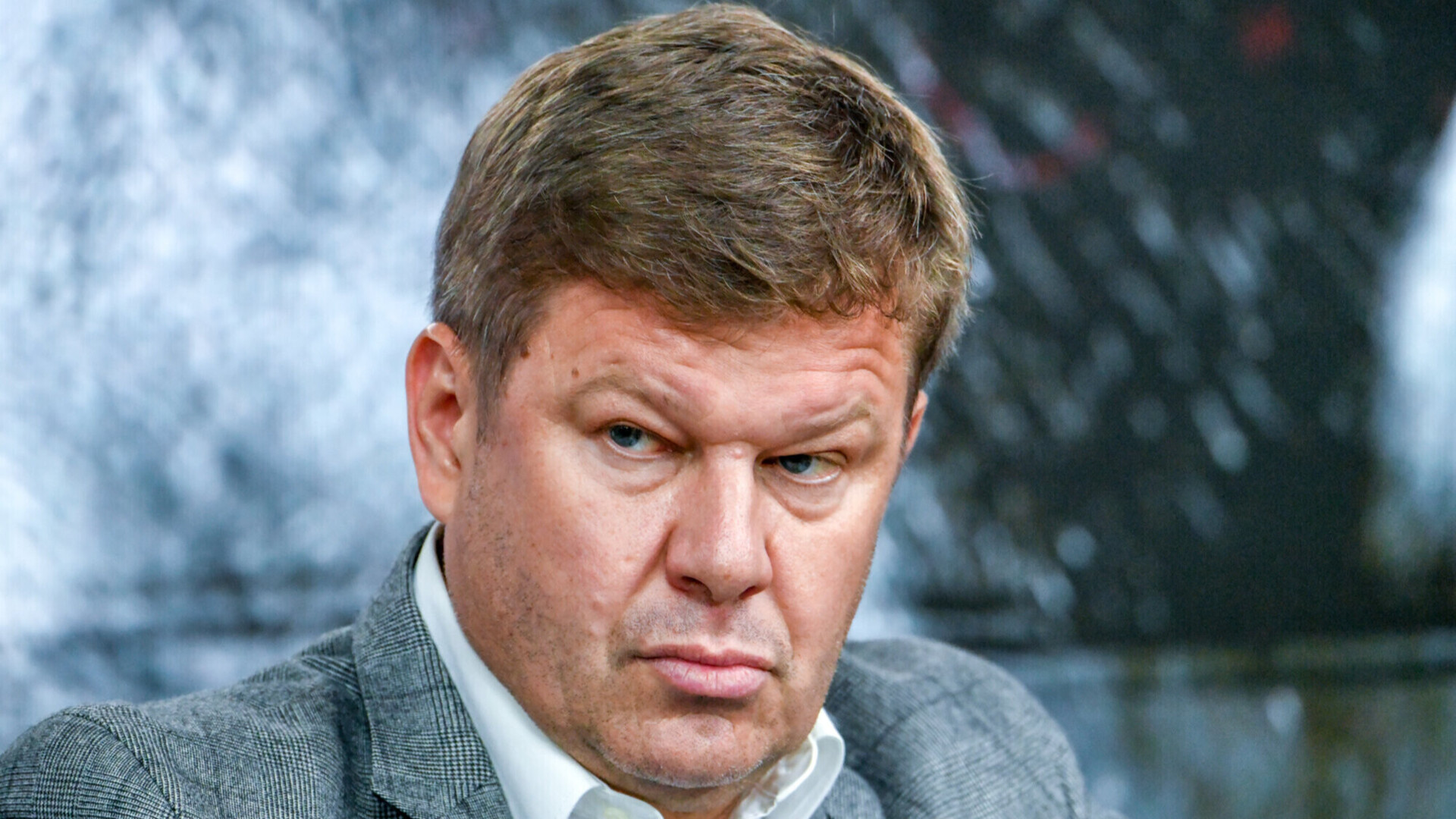 &laquo;Кто вам дал право разговаривать с журналистами подобным тоном?&raquo; Губерниев отреагировал на слова фигуриста Галлямова