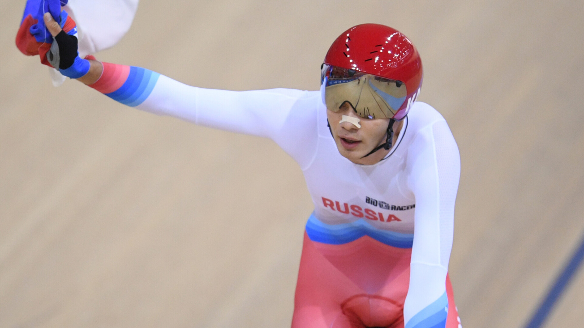 Россияне шумят на чемпионате Европы. Три медали в один день!