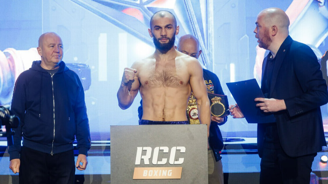 Российский боксер Самедов стал временным чемпионом WBA во втором полулегком весе