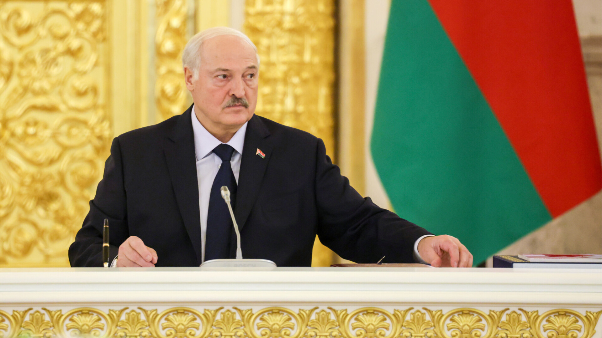 Александр Лукашенко назвал паршивой игру хоккеистов минского «Динамо» Александр Лукашенко назвал паршивой игру хоккеистов минского «Динамо»