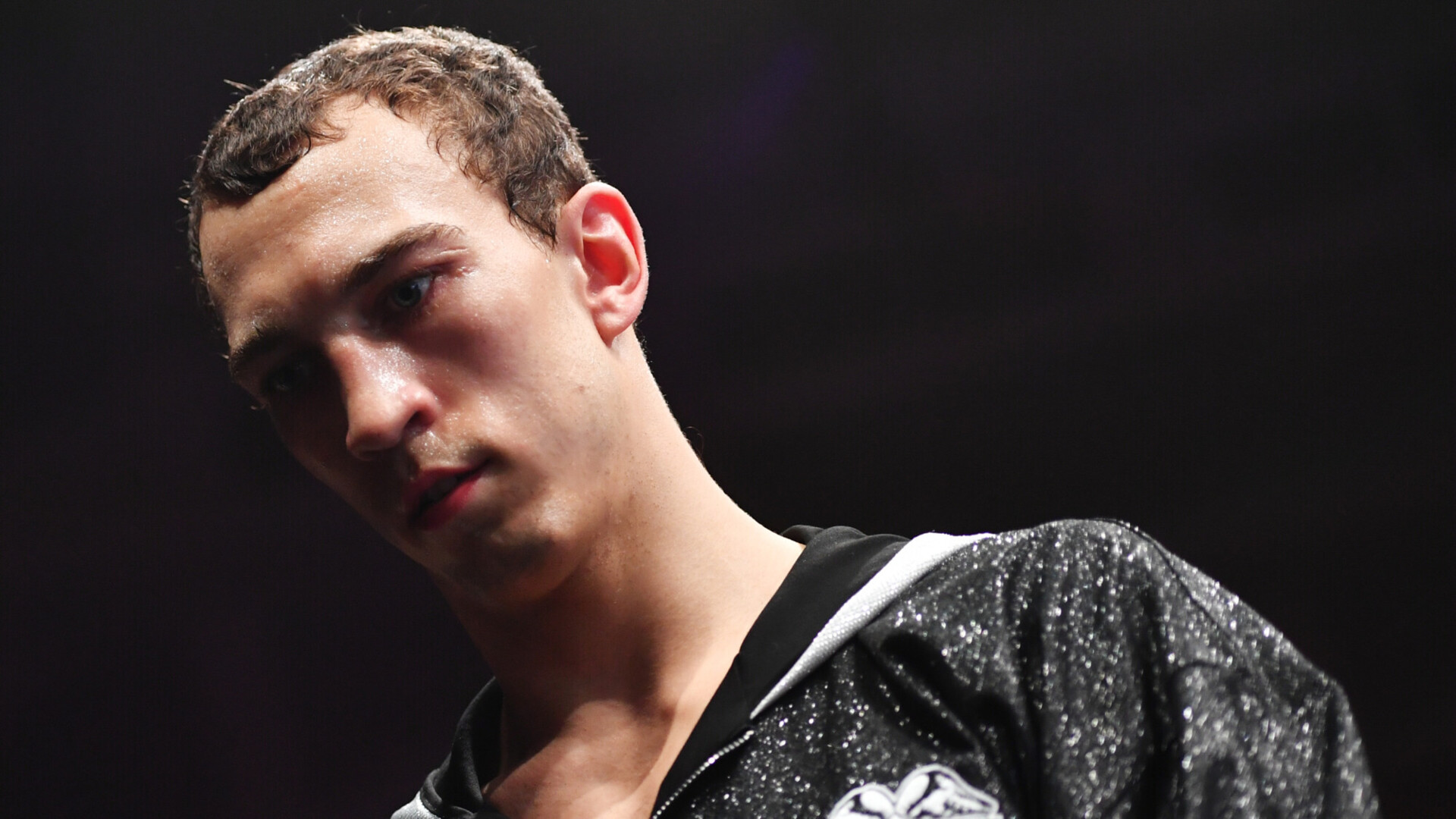 Российский боксер Силягин проиграл Иглесиасу в поединке за пояс IBF Российский боксер Силягин проиграл Иглесиасу в поединке за пояс IBF