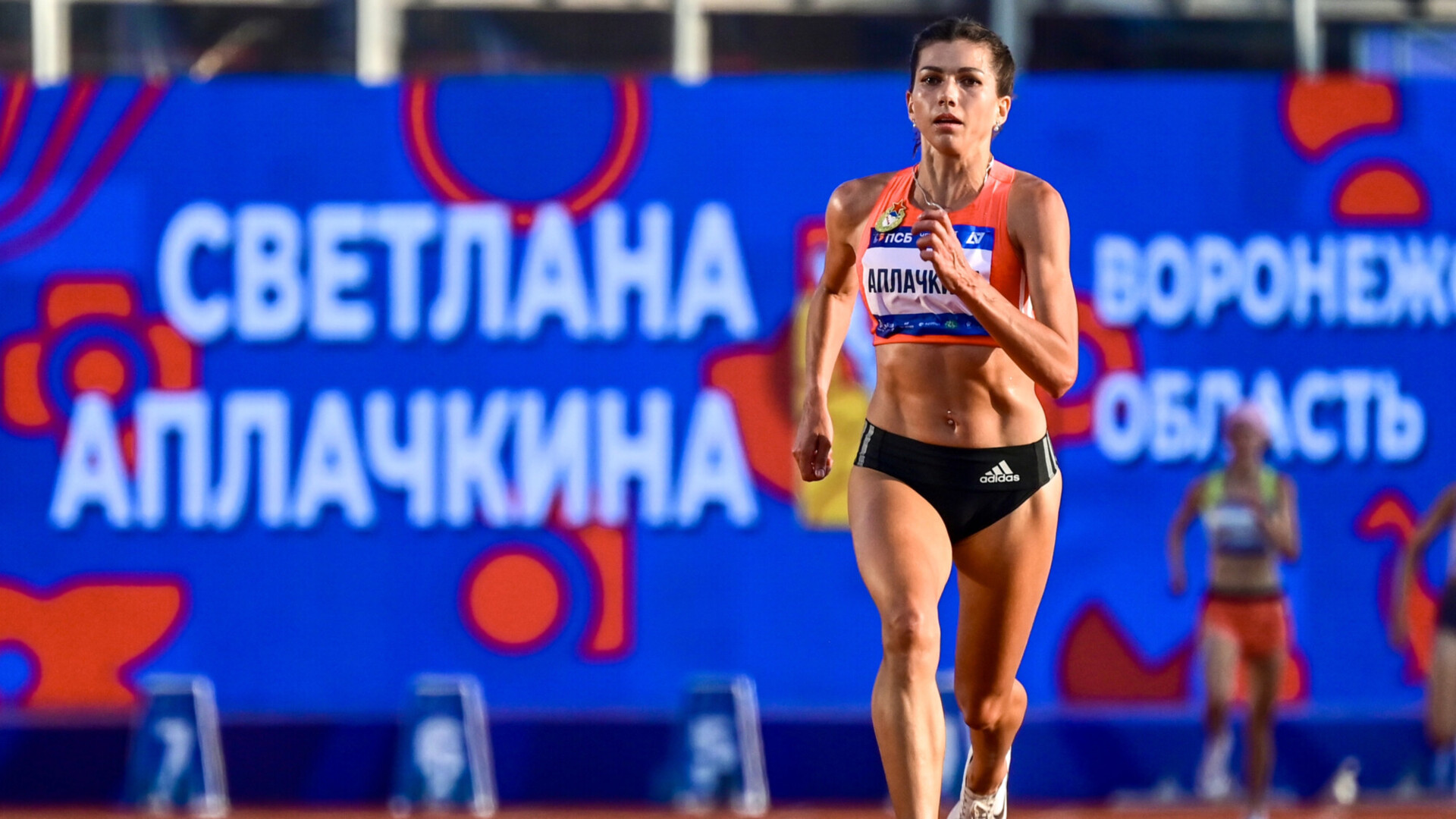 Аплачкина и Никитин победили на чемпионате России в беге на 5000 метров Аплачкина и Никитин победили на чемпионате России в беге на 5000 метров