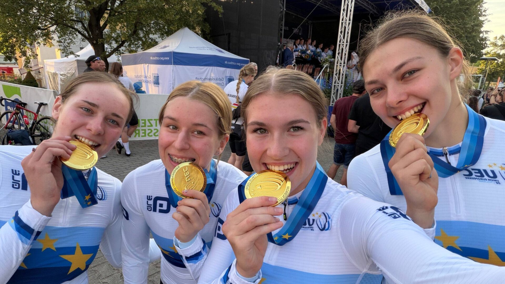 Чемпионкам из России включили гимн Евросоюза. Позорное решение организаторов в Германии! Чемпионкам из России включили гимн Евросоюза. Позорное решение организаторов в Германии!