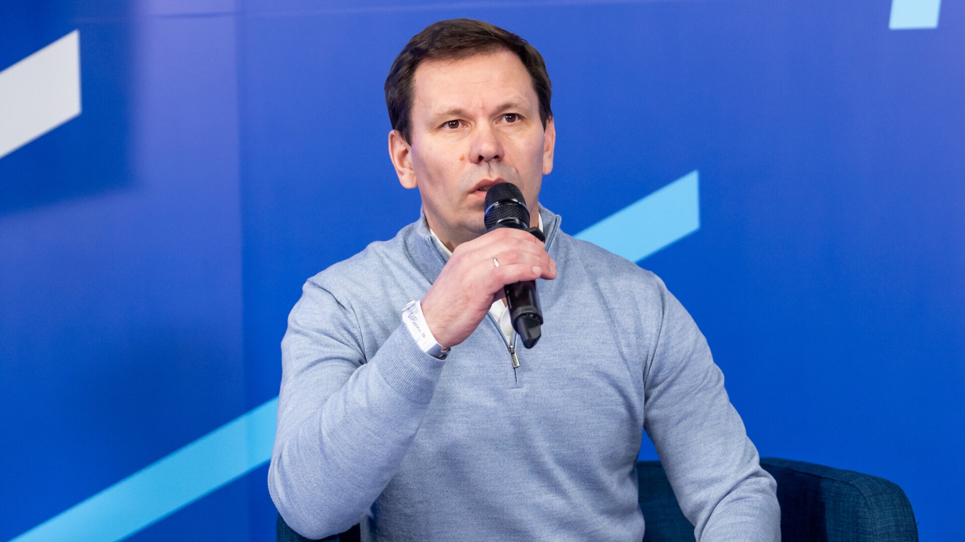Зырянов: &laquo;Официально &laquo;Зенит&raquo; делал только два предложения: московскому &laquo;Динамо&raquo; по нападающему и &laquo;Локомотиву&raquo; по полузащитнику&raquo;
