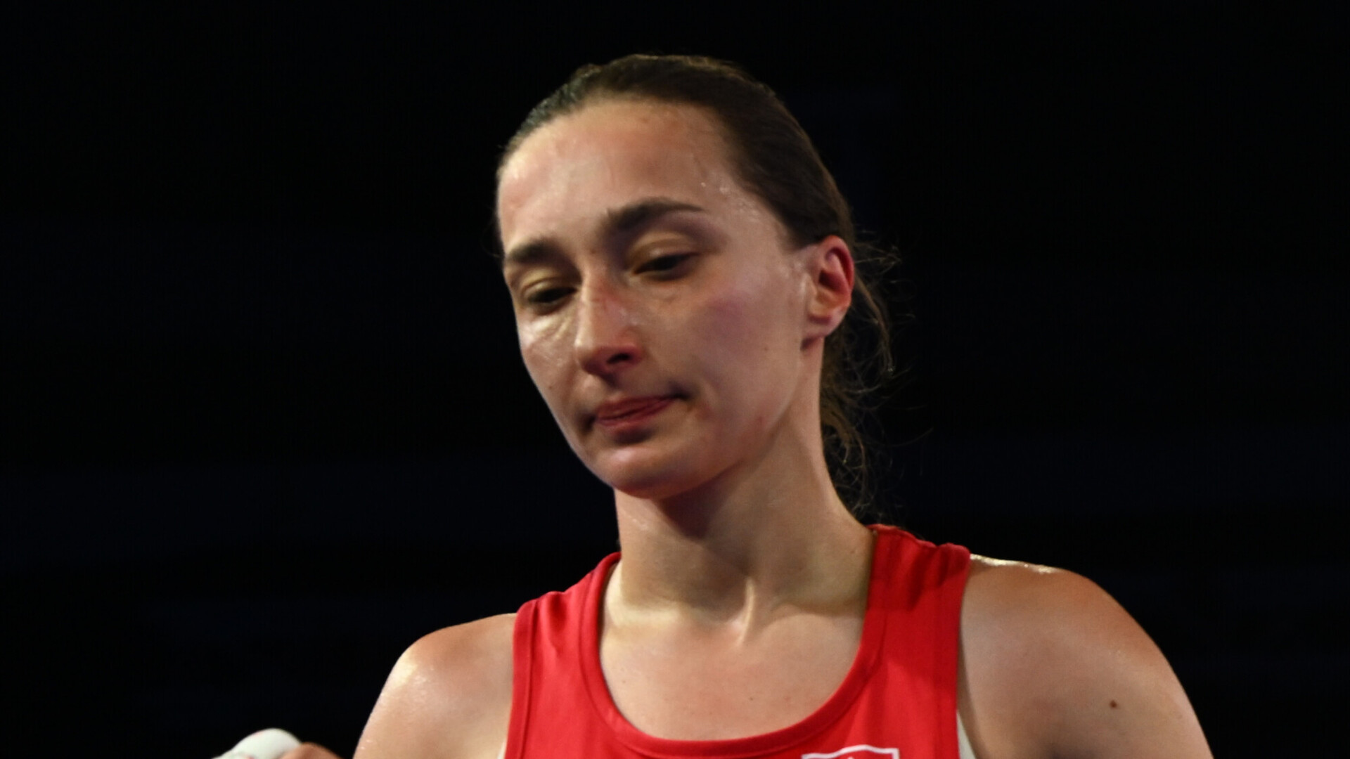 Украинка Охота ушла с пьедестала, не дождавшись награждения россиянки Чумгалаковой, ставшей чемпионкой Европы по боксу Украинка Охота ушла с пьедестала, не дождавшись награждения россиянки Чумгалаковой, ставшей чемпионкой Европы по боксу